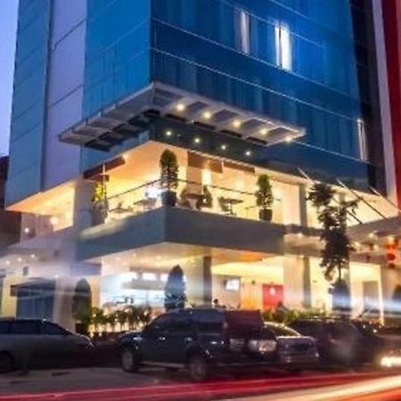 Redstar Hotel Jakarta Extérieur photo