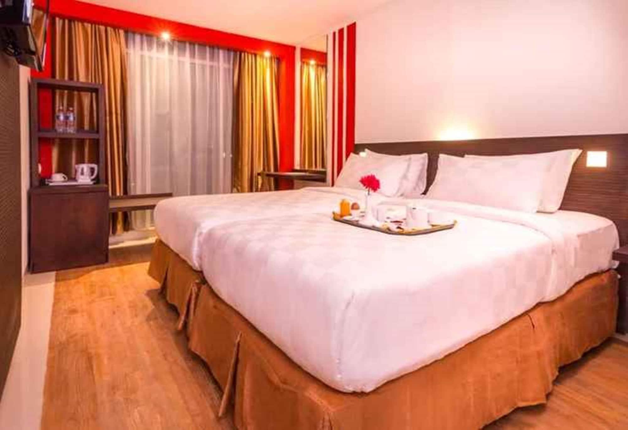 Redstar Hotel Jakarta Extérieur photo