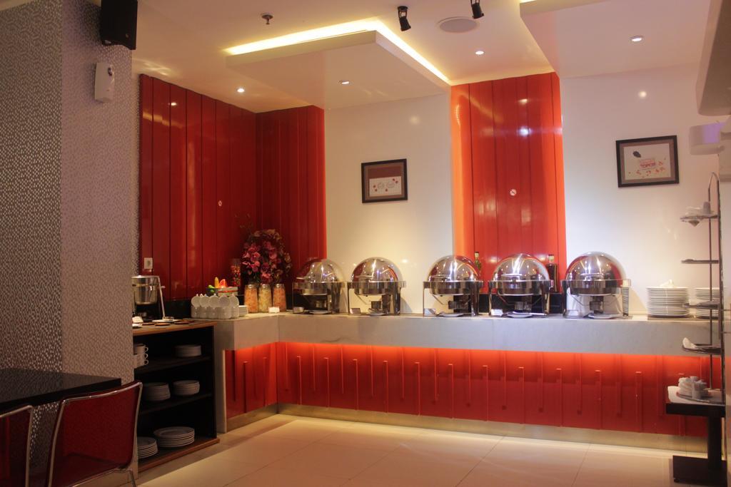 Redstar Hotel Jakarta Extérieur photo