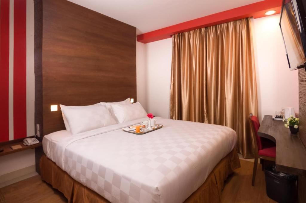 Redstar Hotel Jakarta Extérieur photo