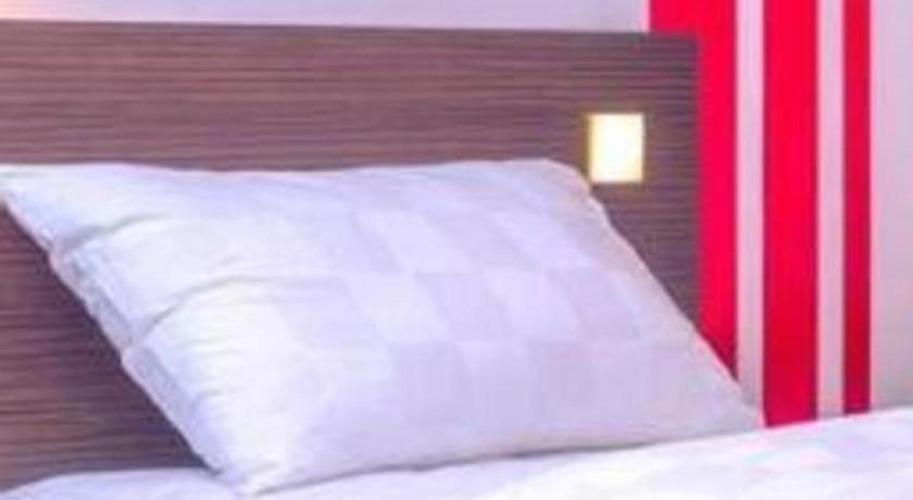 Redstar Hotel Jakarta Extérieur photo