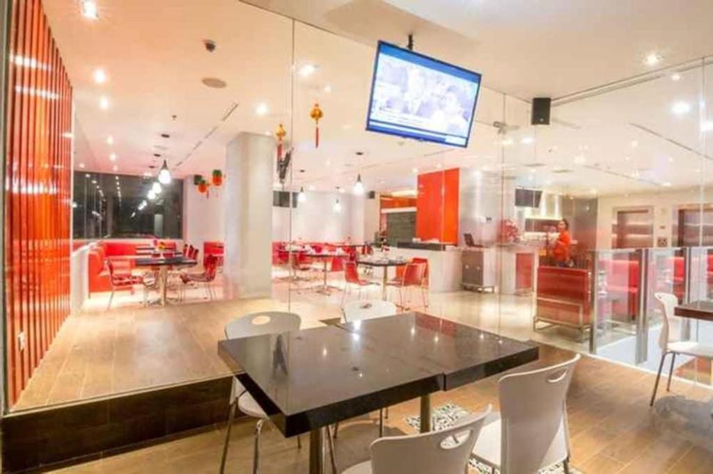 Redstar Hotel Jakarta Extérieur photo