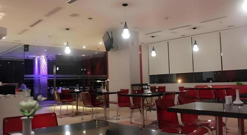 Redstar Hotel Jakarta Extérieur photo