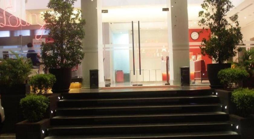 Redstar Hotel Jakarta Extérieur photo