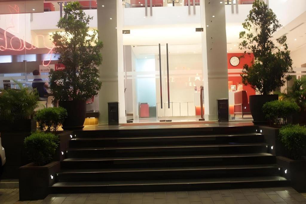 Redstar Hotel Jakarta Extérieur photo
