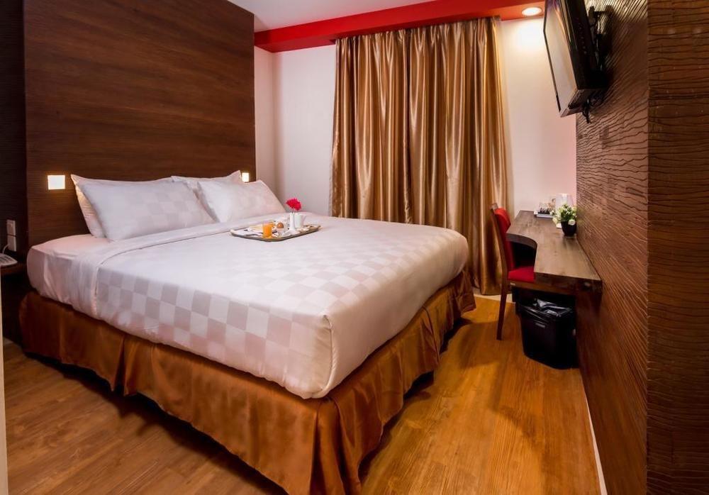 Redstar Hotel Jakarta Extérieur photo